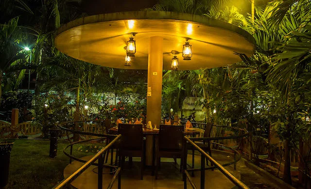 Hospital Road - Green Grass Hotel and Restaurant